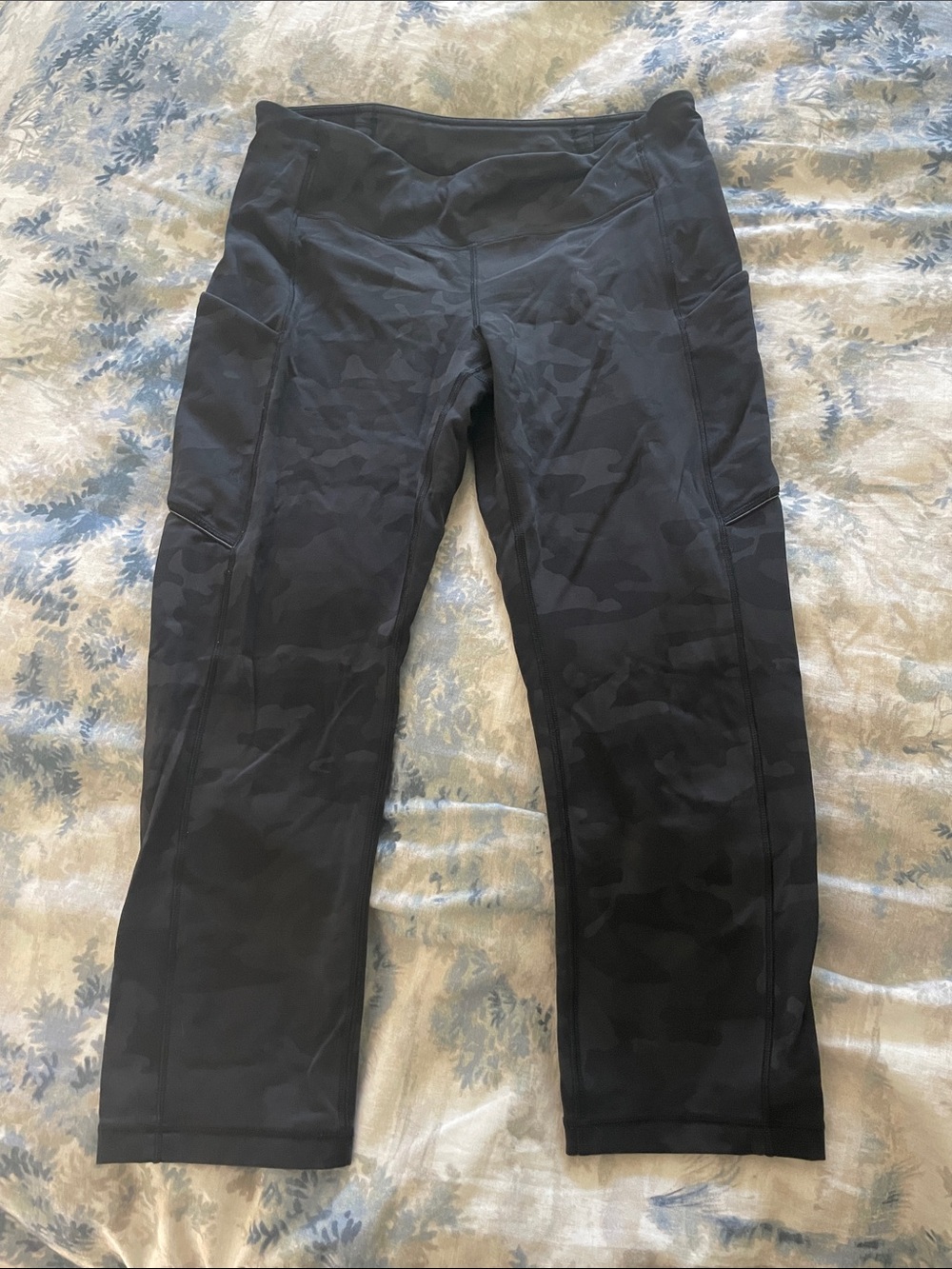 lululemon Black Athletic Legging with Size 8 Tag
